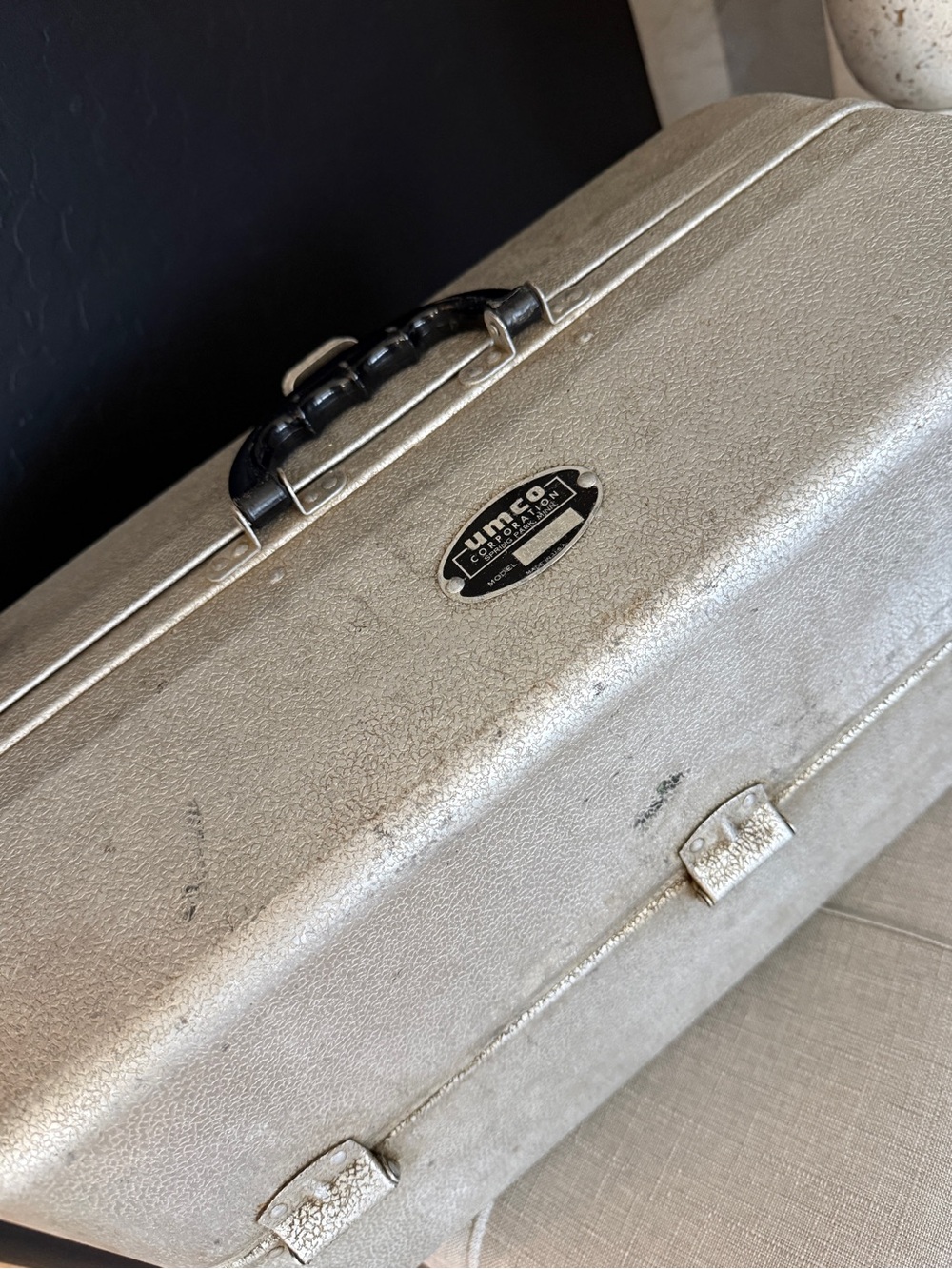 UMCO Vintage Aluminum Tackle Box - Asst Lures, Flies and Fishing Equipment - Picture 2 of 6
